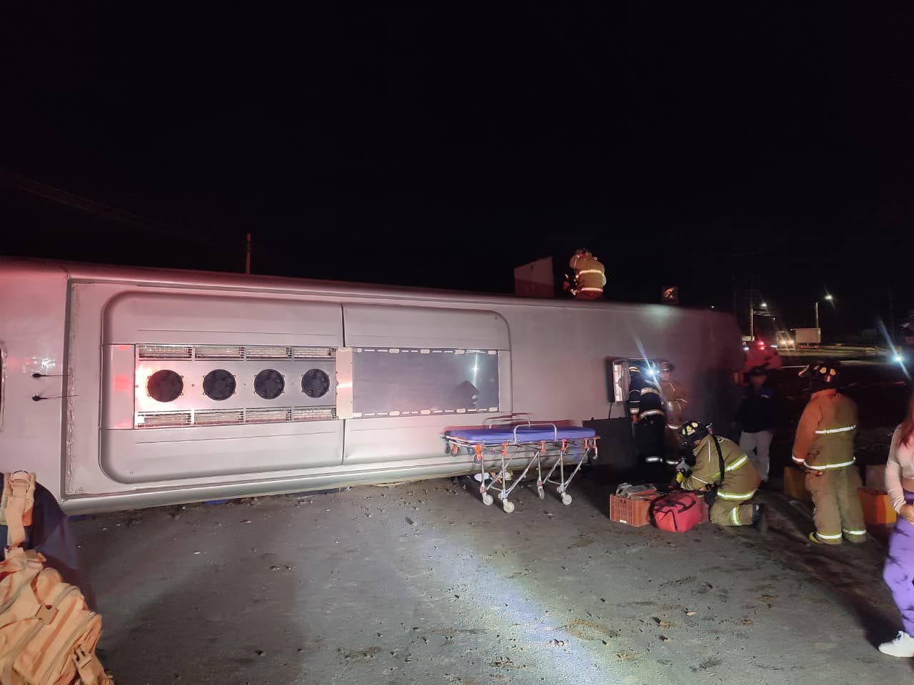 Tres muertos y más de 15 heridos deja volcamiento de un bus en el norte de Popayán