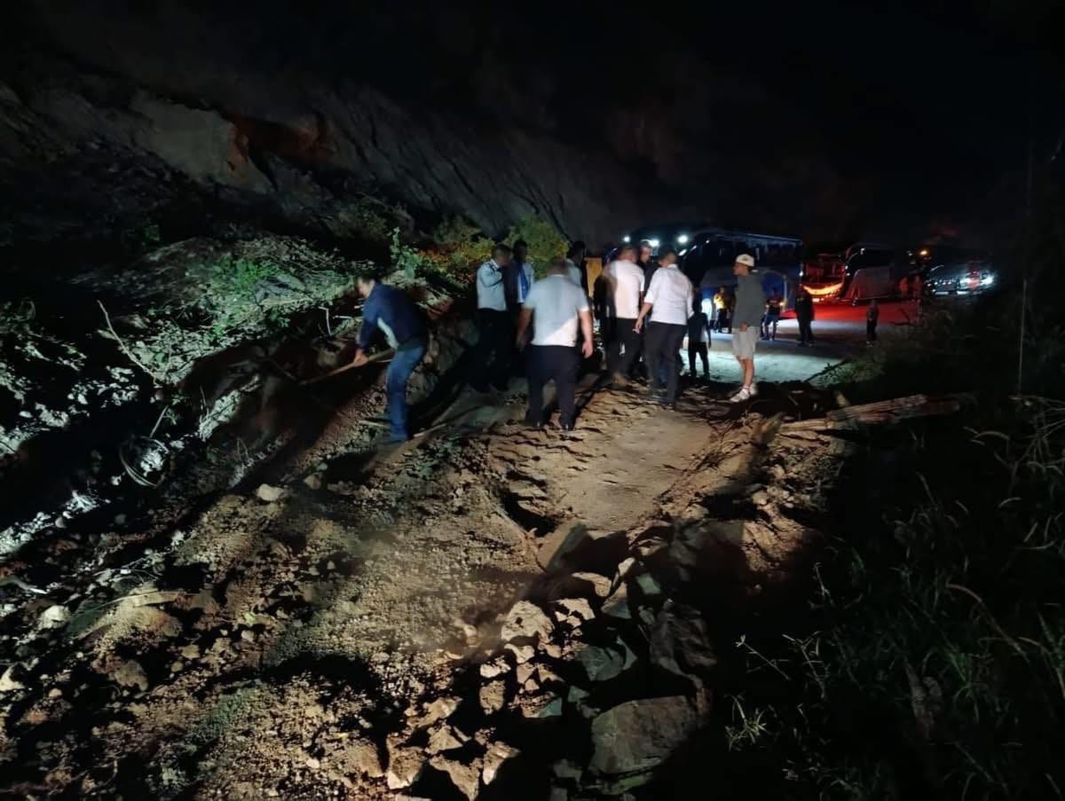 Panamericana cerrada por fuerte deslizamiento en el límite entre Nariño y Cauca