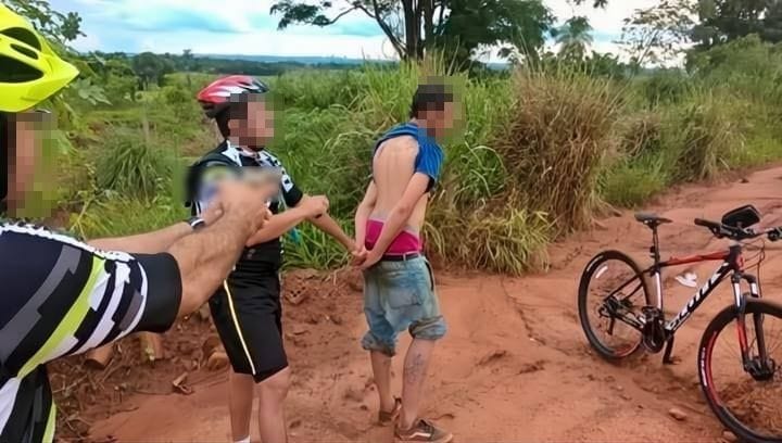 Presunto delincuente terminó capturado por ciclistas que se defendieron; las víctimas resultaron ser dos ex policías