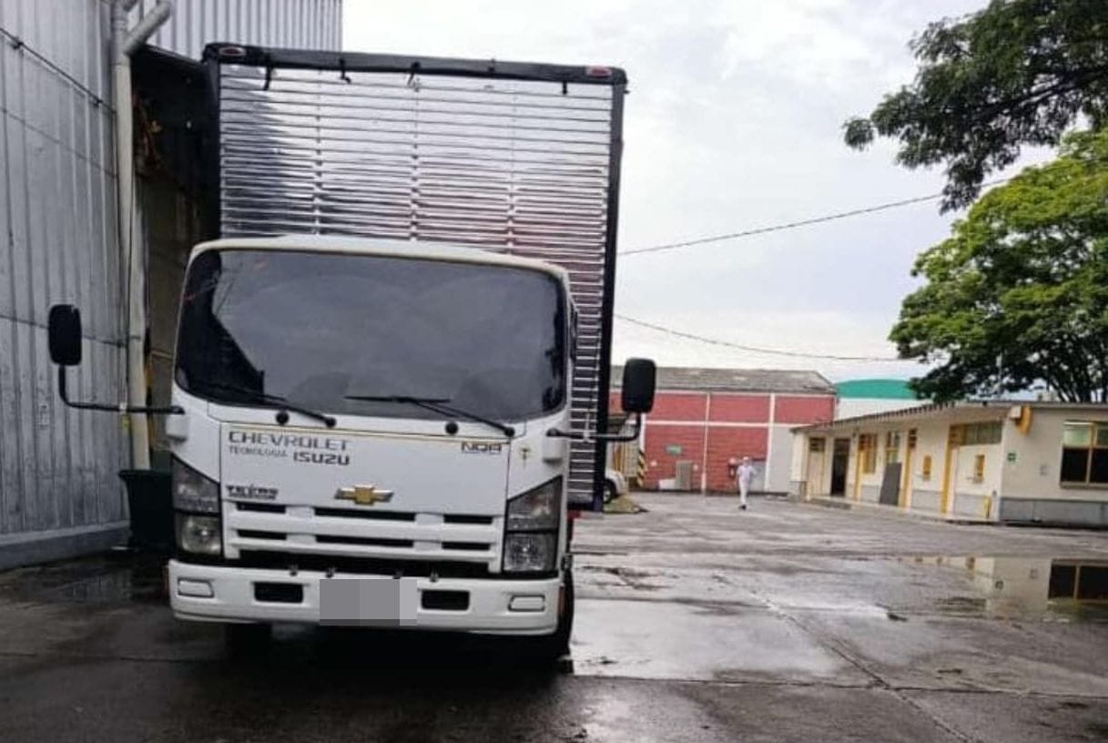 Terror en la vía Popayán-Cali: delincuentes ejecutan retén ilegal para después hurtar un camión