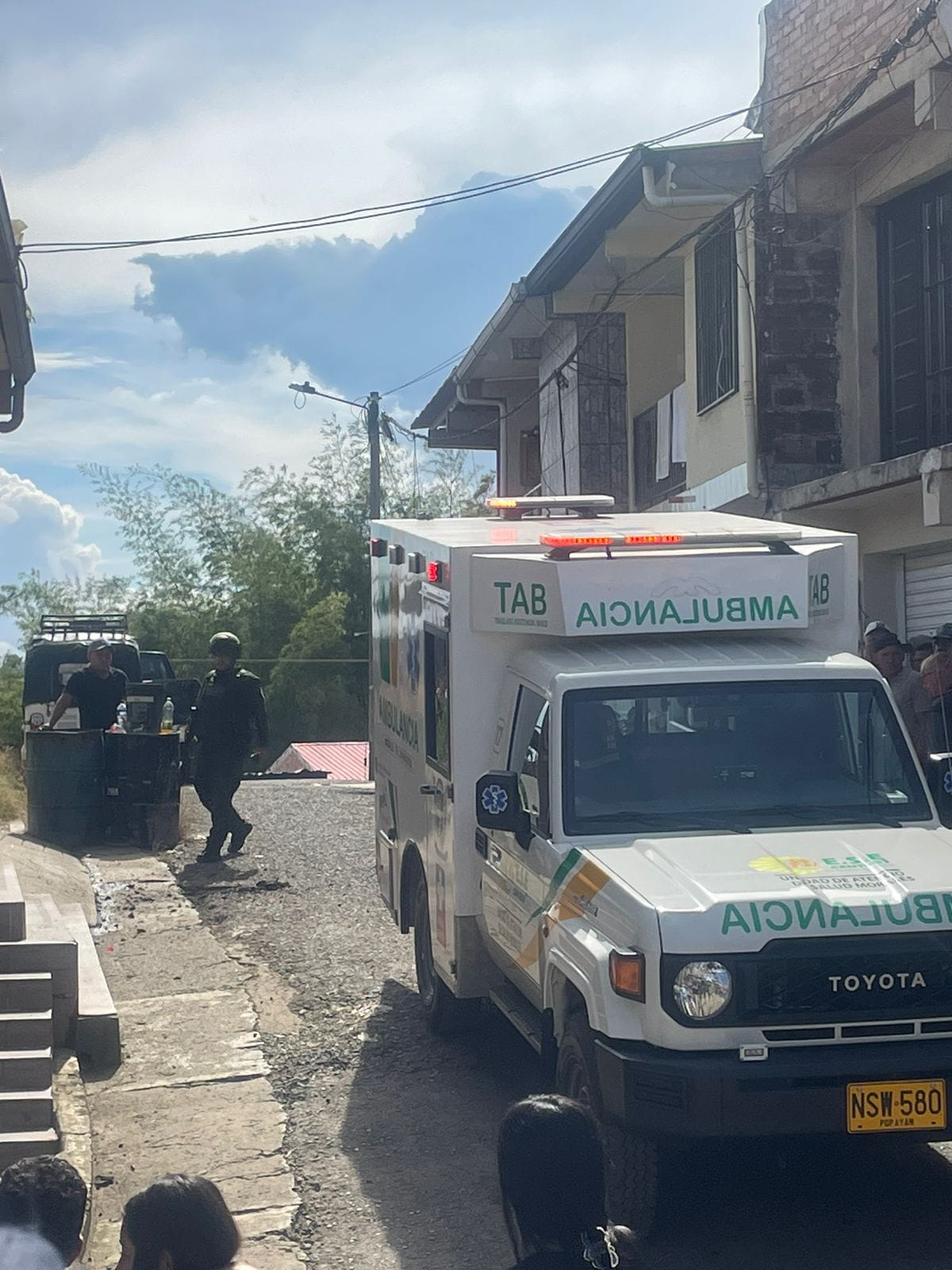 Guerra en el Cauca: dos civiles heridos tras caer un explosivo desde un dron