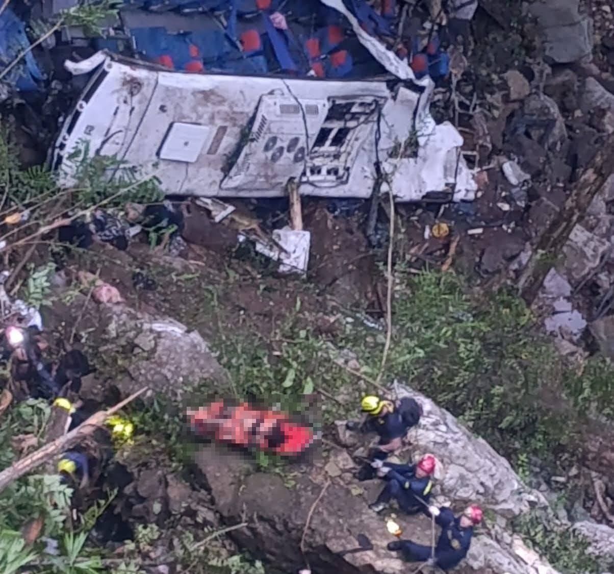 17 personas fallecieron en aparatoso accidente de tránsito en Antioquia