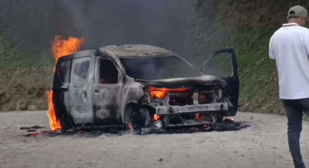 Hallan vehículo incinerado en la vía entre Silvia y Totoró