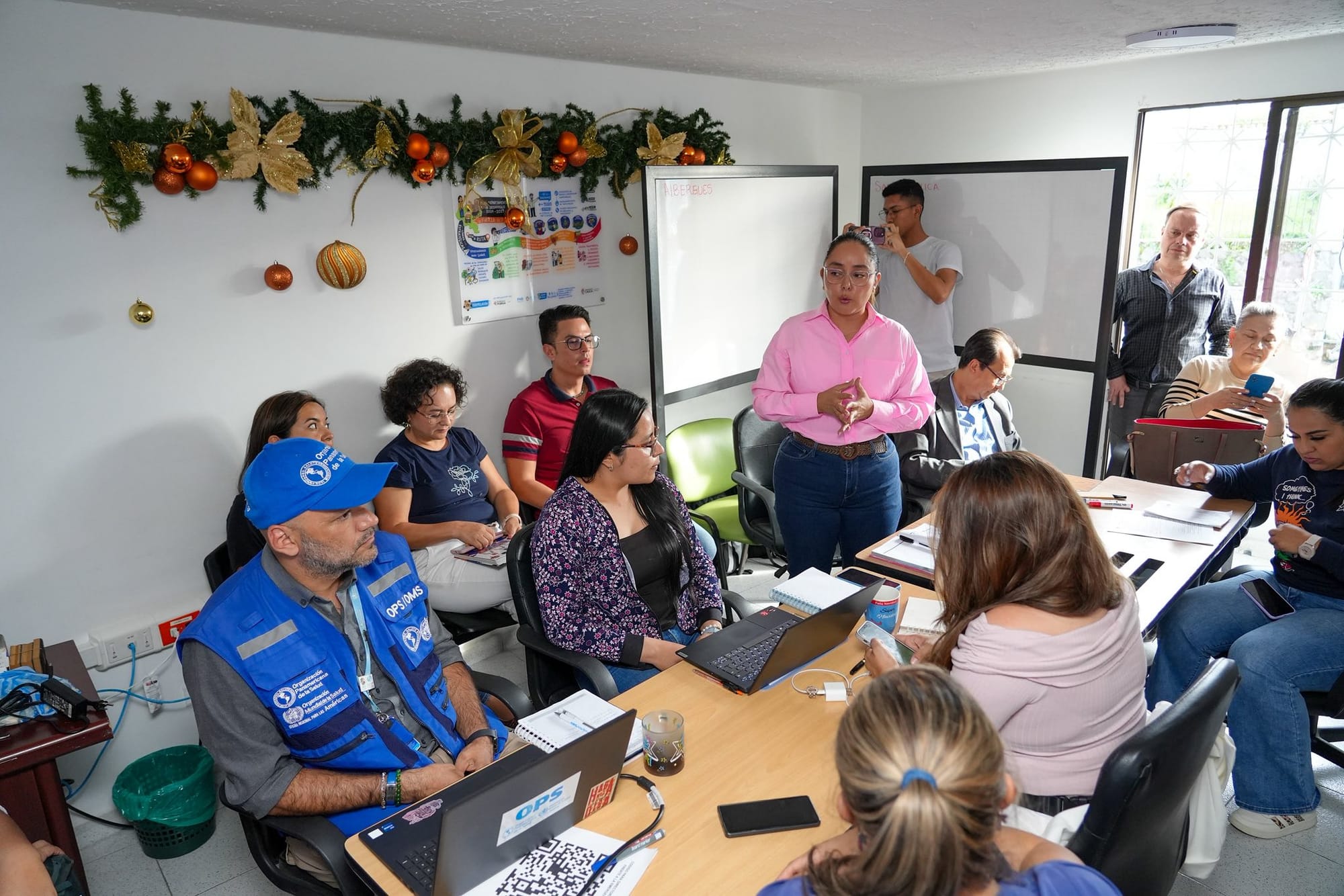 Activan la sala de crisis ante la constante emisión de cenizas del Volcán Puracé