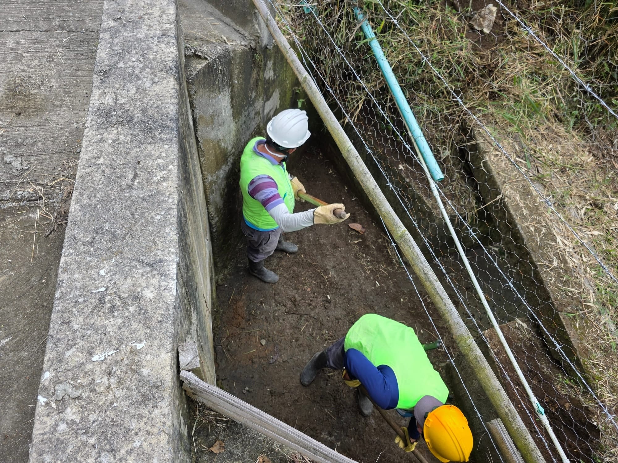Gobernación del Cauca adelanta labores de mantenimiento vial en zona rural de Timbío