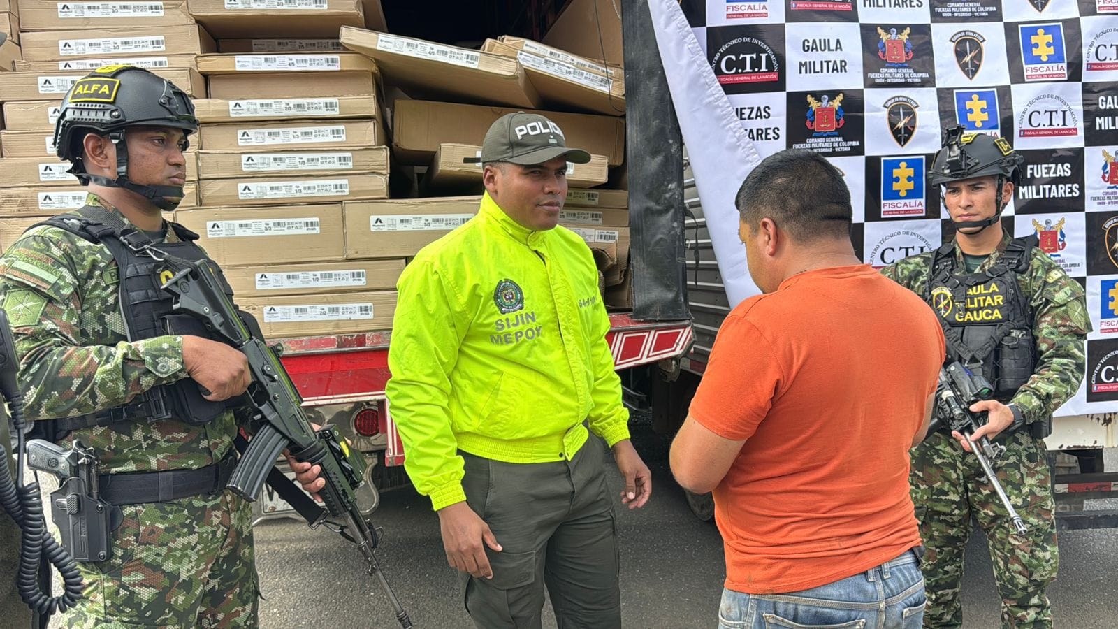 La Policía logró recuperar dos camiones y mercancía avaluada en $67 millones