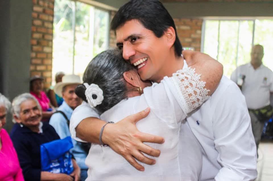 César Cristian Gómez Castro, el servidor que convirtió el amor por la gente en su bandera política.