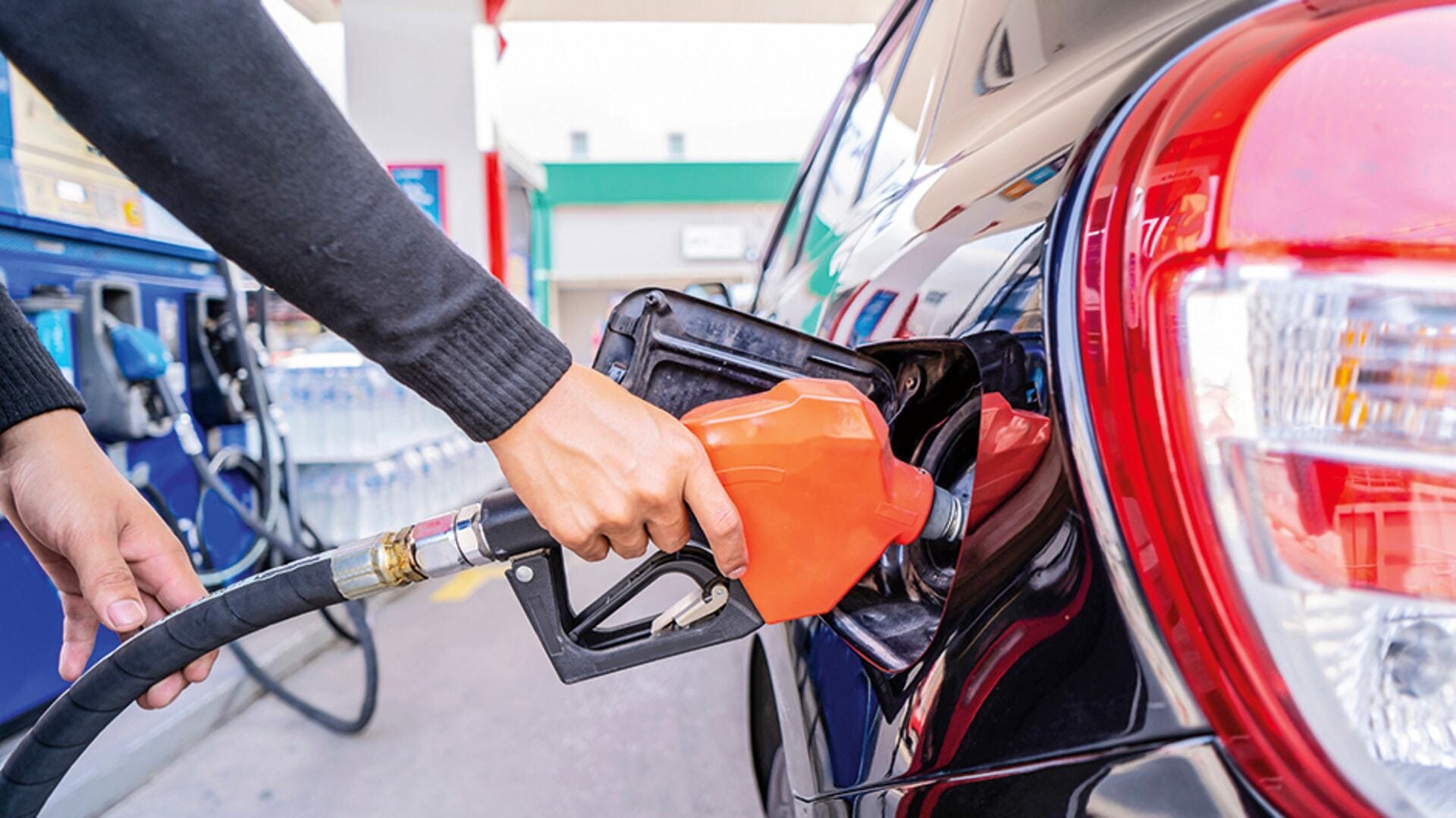 Dueños de carros particulares comenzarán a pagar el diésel a precio internacional en 75 municipios del país