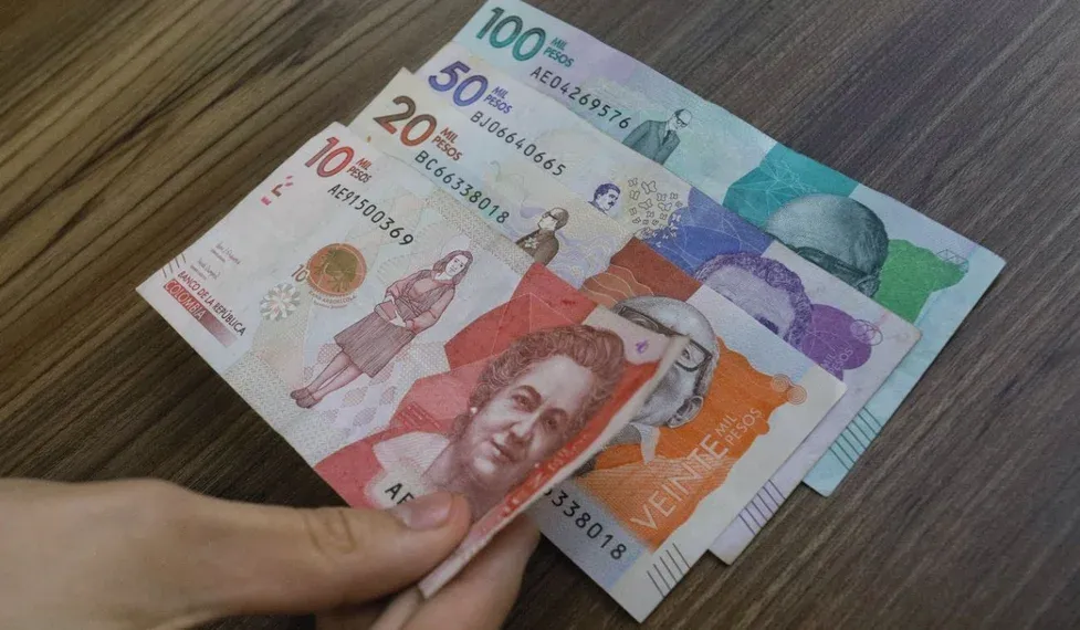 Juez mantiene en firme aumento del salario mínimo 2026 tras negar tutela contra el decreto