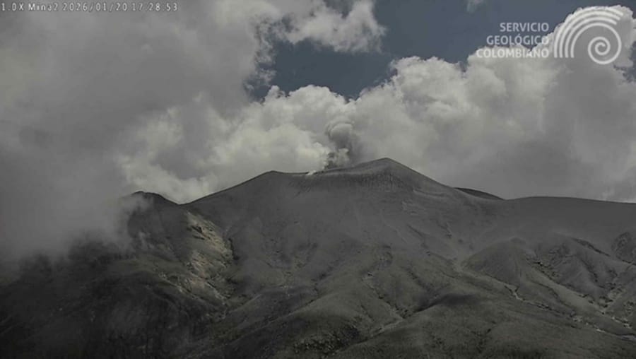 Volcán Puracé baja de alerta naranja a amarilla tras disminución de su actividad