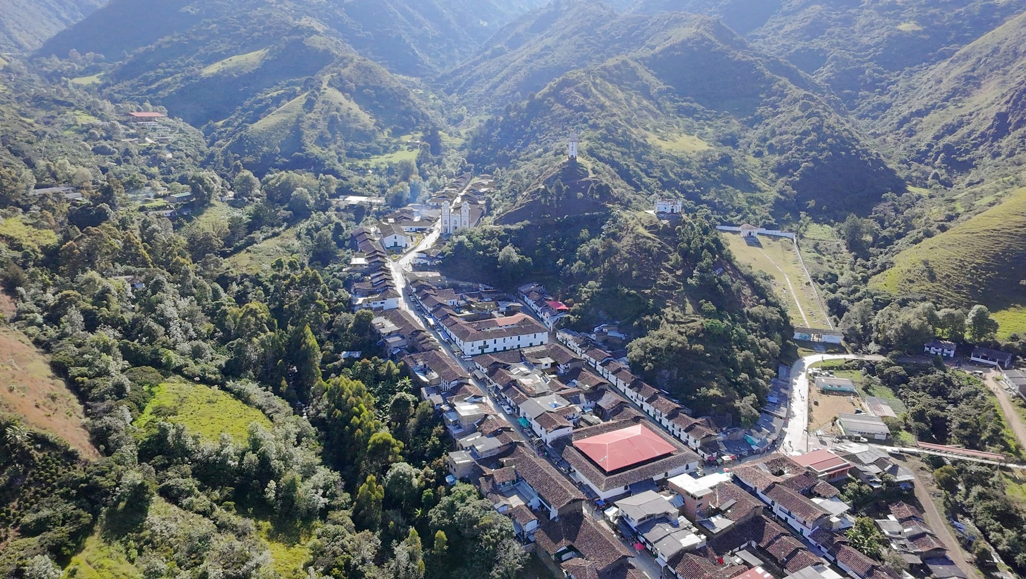 Gobernación firma 58 convenios para obras viales en el Cauca