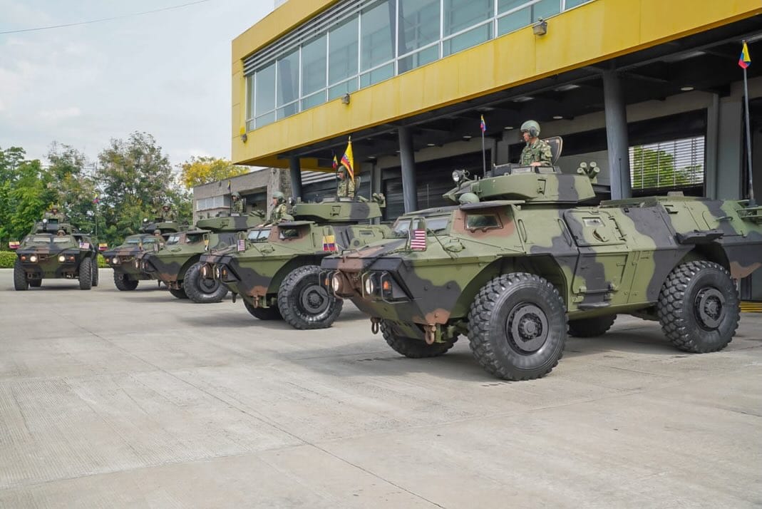 Colombia recibe nuevos vehículos blindados en medio del fortalecimiento de cooperación militar con Estados Unidos