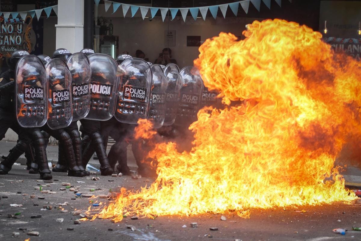 Los argentinos protestan en las calles ante la reforma laboral de Javier Milei