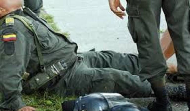 Ataque armado en Caldono deja a un policía gravemente herido en medio de creciente tensión