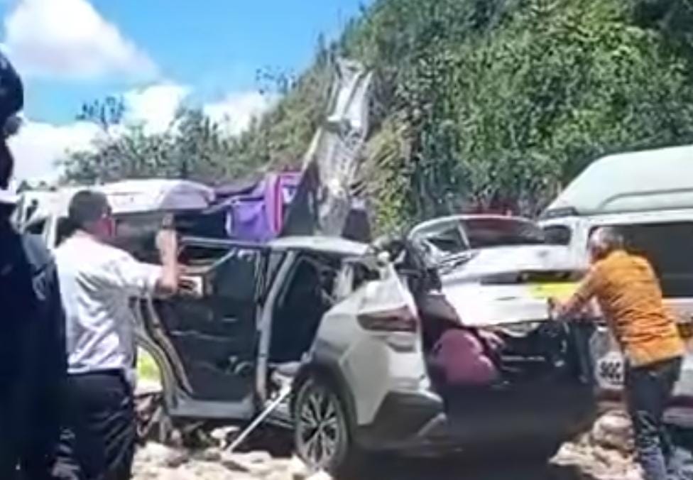 Aumenta a 13 el número de muertos tras atentado en la vía Panamericana en el Cauca