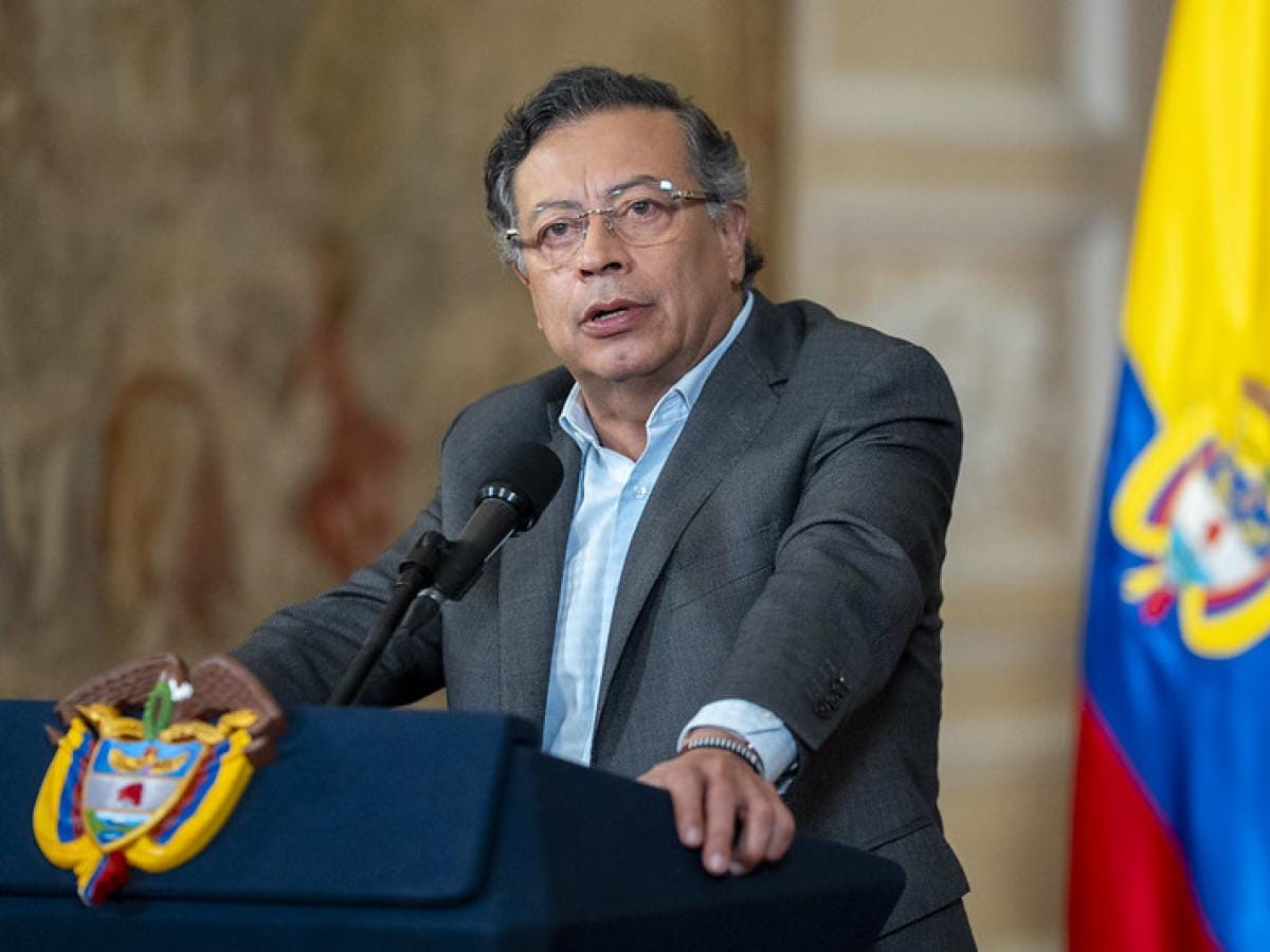 El legado económico de Petro: empleo e indicadores sociales al alza, pero con una deuda fiscal que pesa