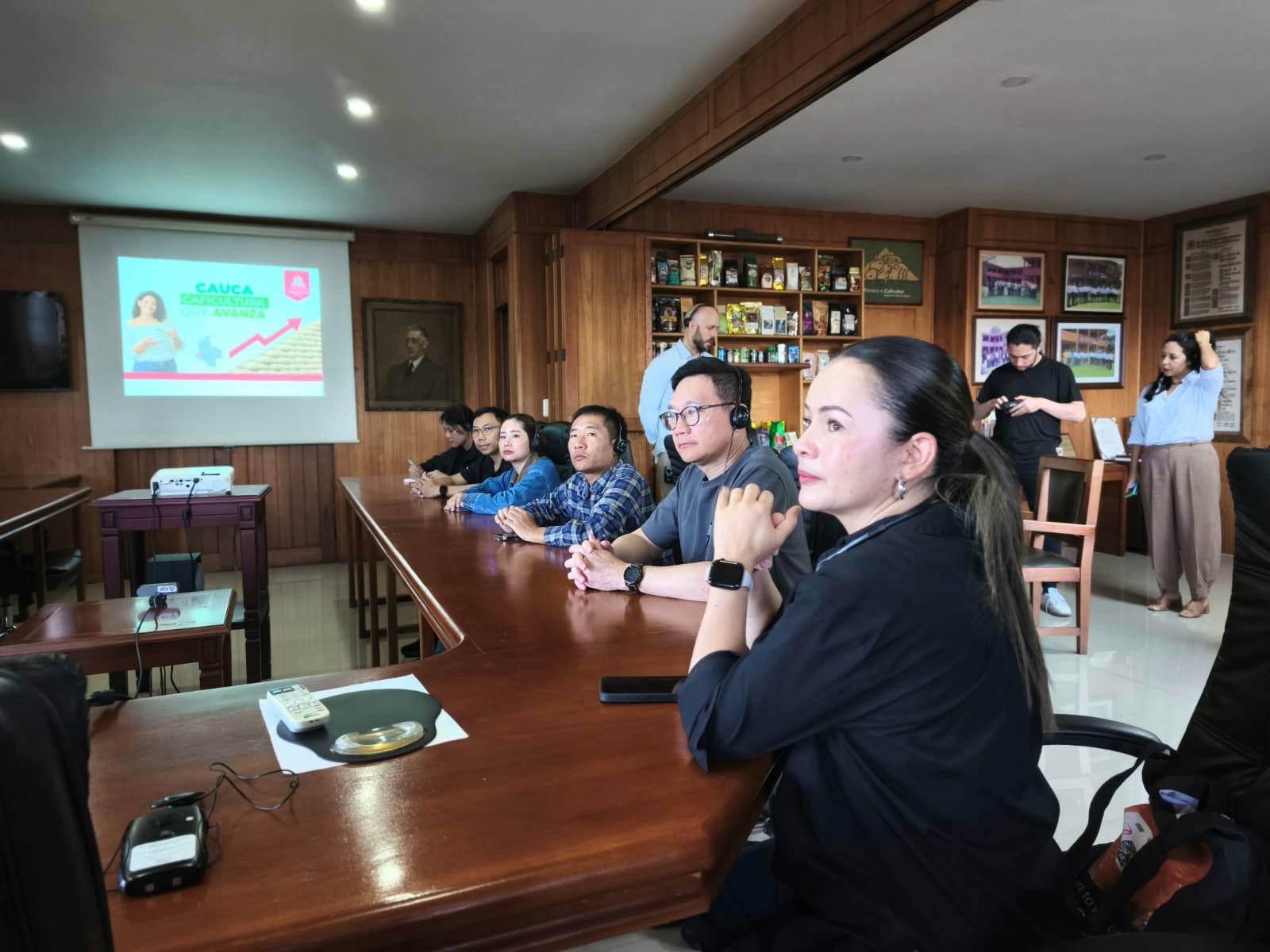 El café del Cauca abre puertas en Asia: delegación de Tailandia explora alianzas comerciales