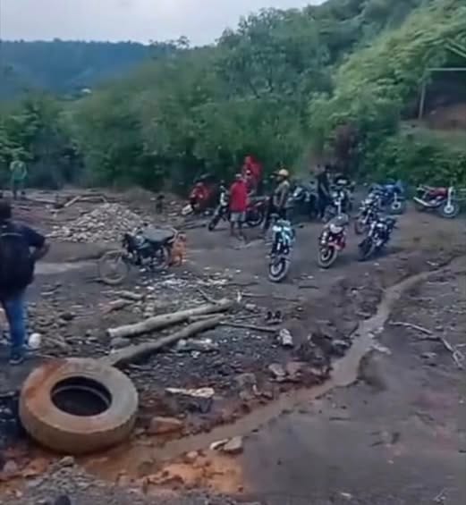 Operativo exitoso en Puente Vélez: tres mineros salen con vida tras emergencia en socavón