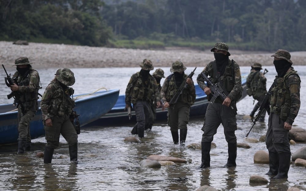 Gobierno suspende operaciones contra disidencia de las FARC para facilitar traslado a zona de paz