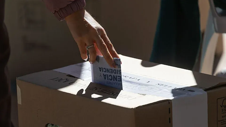 Colombia: el voto moderado se convierte en la clave de la segunda vuelta presidencial
