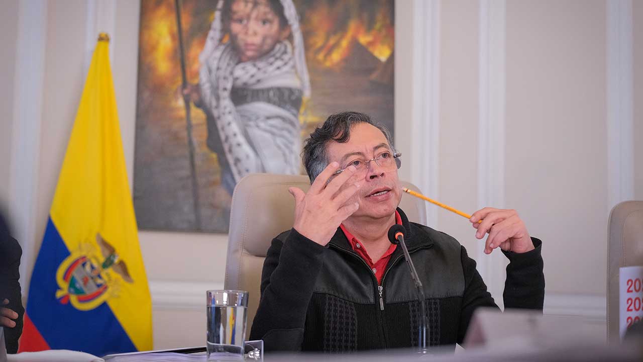 Presidente Gustavo Petro denuncia guerra sucia, con participación internacional, para destruir la imagen de su gobierno