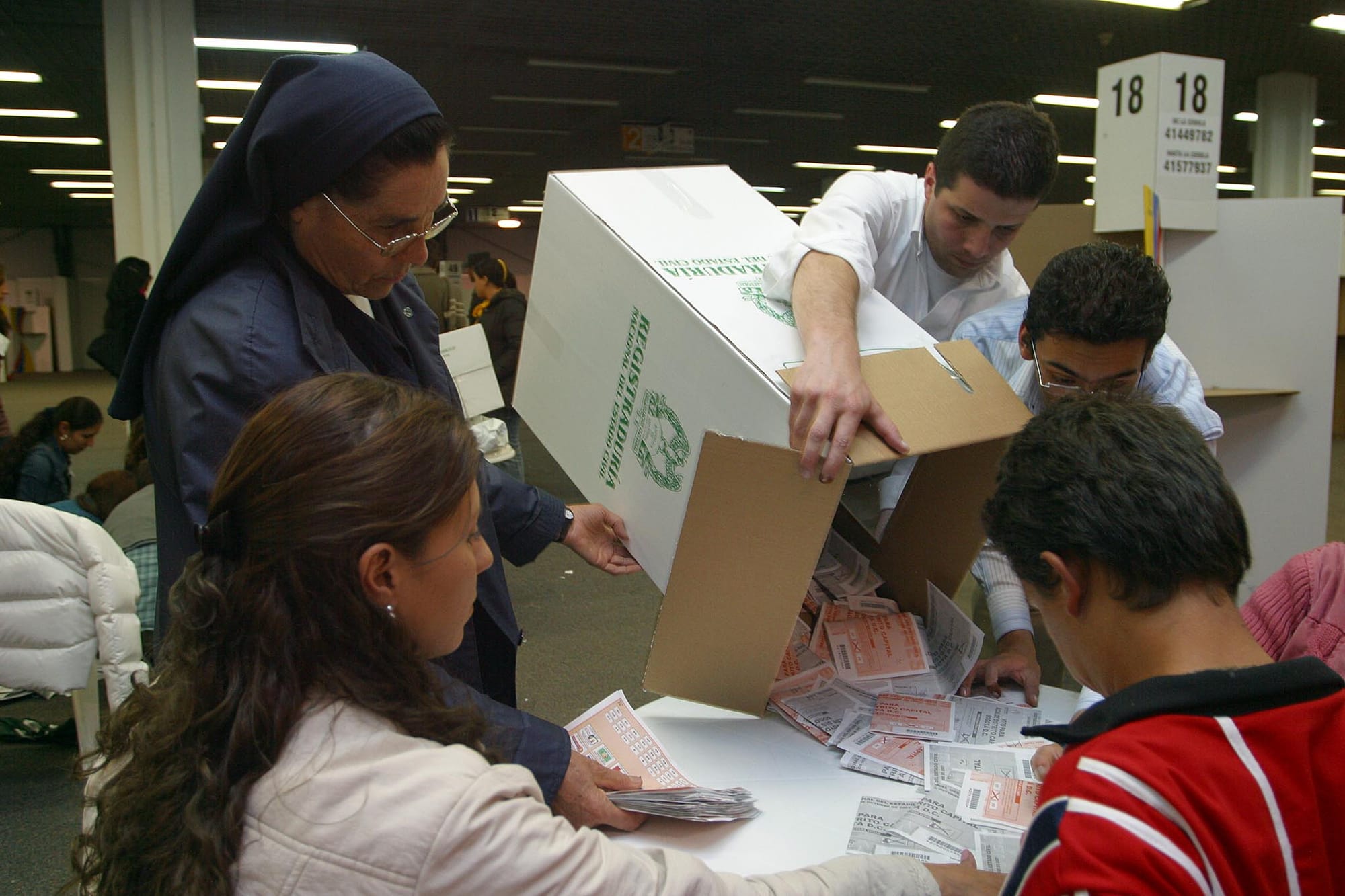 Registraduría reporta escrutinio presidencial con avance del 99,98 % y acelera preparación para la segunda vuelta