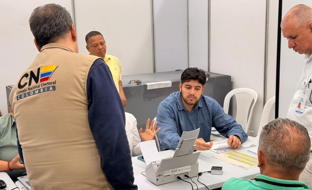 El Consejo Nacional Electoral instala la Comisión de Escrutinio Nacional correspondiente a las elecciones de segunda vuelta presidencial