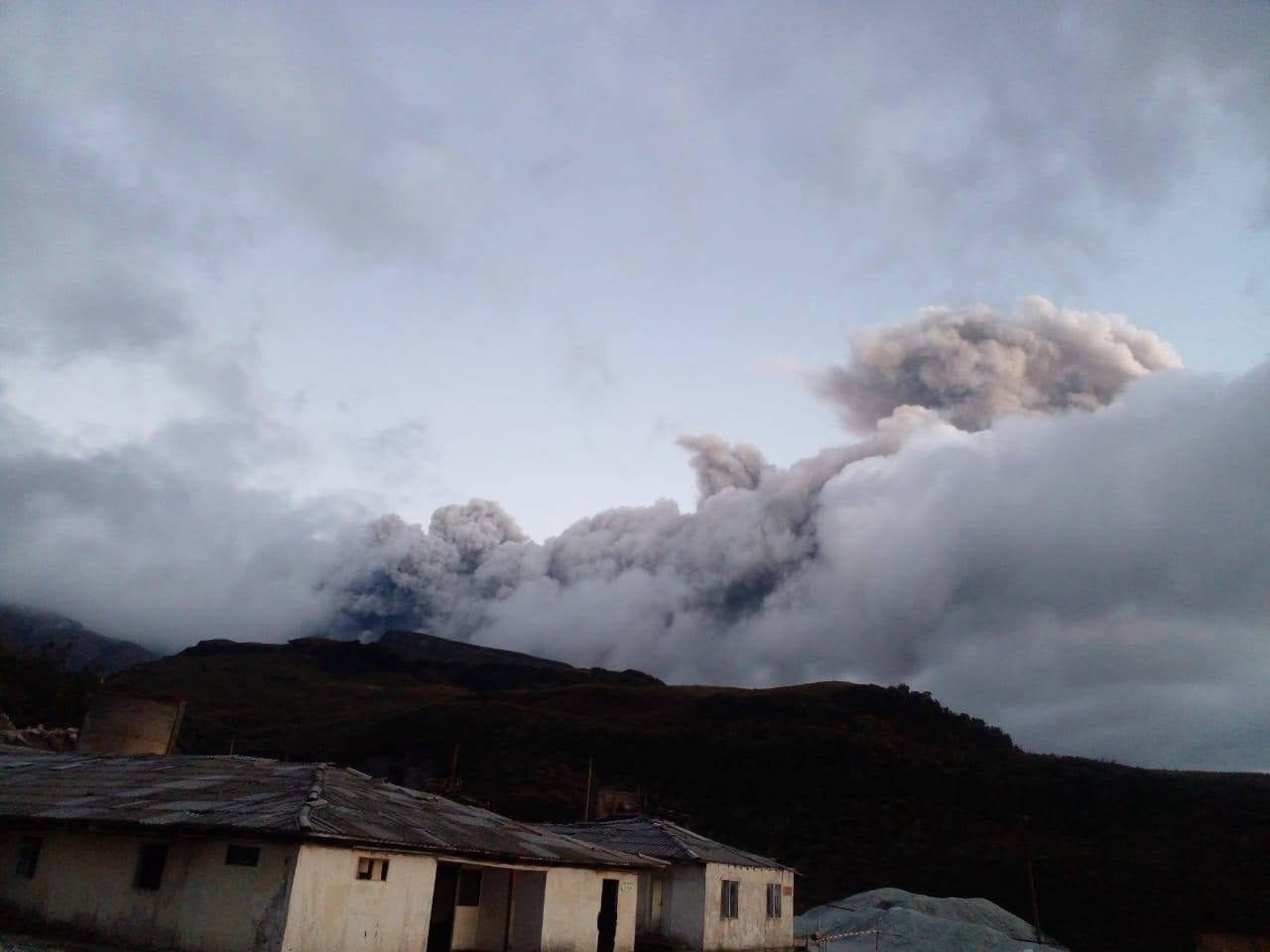 Popayán: un día marcado por la caída de ceniza desde el volcán Puracé