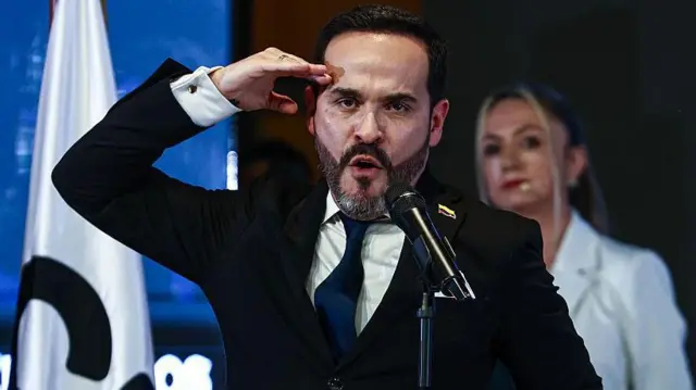 Eliminación de 229 cargos anunciada por Abelardo de la Espriella abre debate por su impacto en el empleo público
