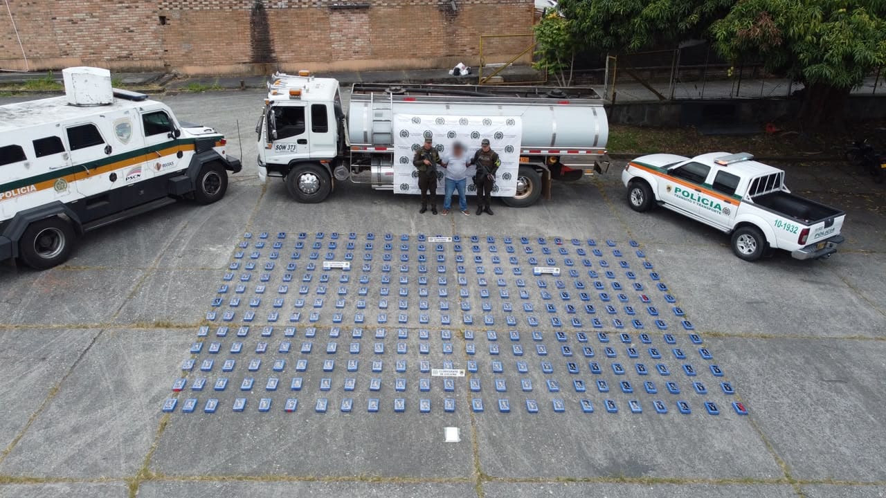 Así camuflaron 300 kilos de cocaína en un camión cisterna para transportarlos por la vía Panamericana
