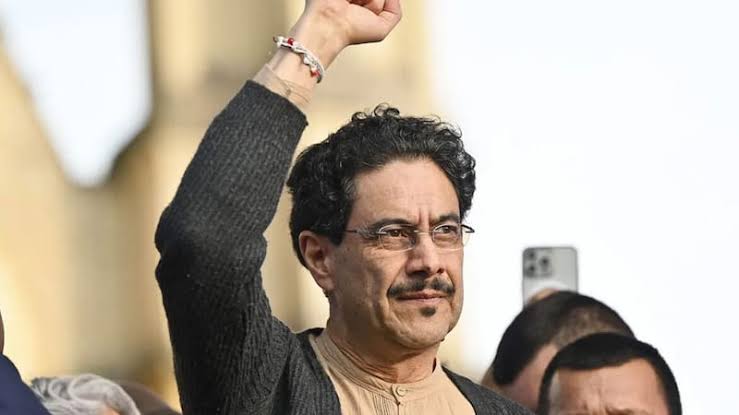 Iván Cepeda advierte sobre un supuesto "gobierno paramilitar" y cuestiona primeras propuestas de Abelardo de la Espriella