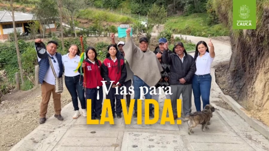 Nueva placa huella mejora el acceso a institución educativa en el resguardo de Guachicono, La Vega