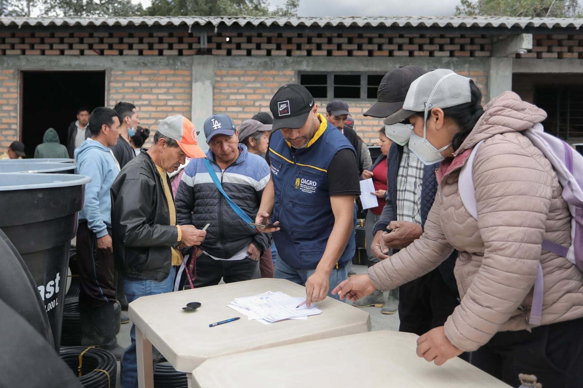 Gobernación del Cauca intensifica atención a comunidades afectadas por la alerta naranja del volcán Puracé