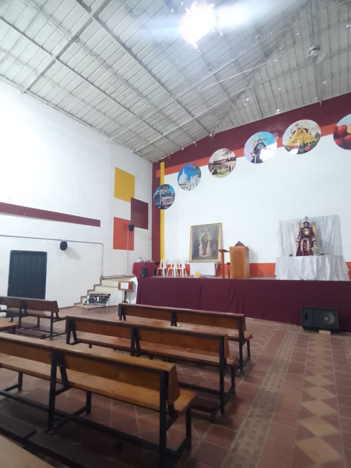 Ataque con explosivos contra la estación de Policía deja daños en el Teatro Parroquial San Isidro Labrador de El Tambo