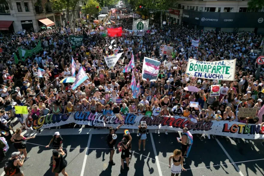 Más de la mitad de los argentinos afirma estar en contra de Javier Milei