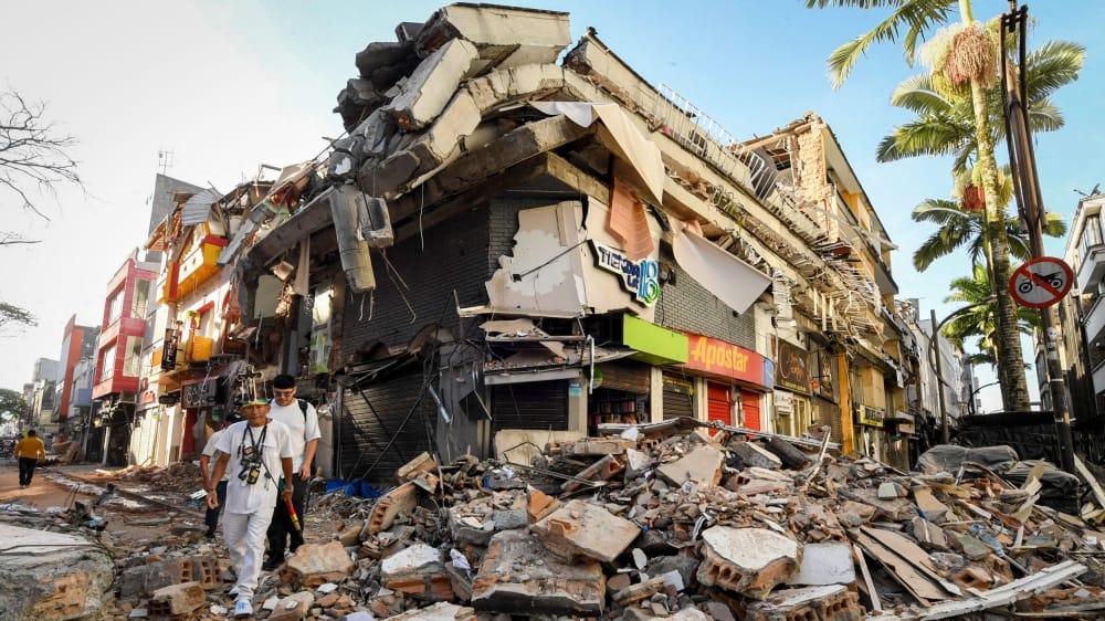 Medicina Legal identifica a 227 víctimas del terremoto y entrega 191 cuerpos a sus familias