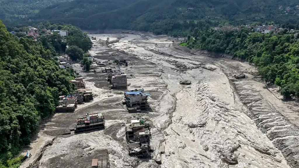 Tragedia en Nepal: devastadora avalancha deja más de 150 muertos y cientos de desaparecidos
