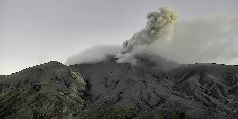 Volcán Puracé sigue activo: SGC reporta tres emisiones de ceniza