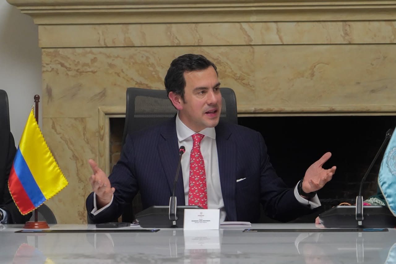 Gobierno reduce esquemas de seguridad de exfuncionarios de Petro: Lara explica la medida