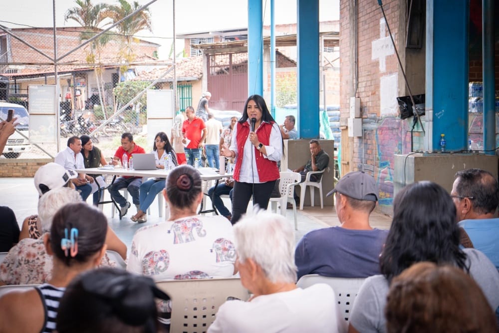 Gobernación del Cauca entrega materiales para reconstruir viviendas afectadas por atentado en Mondomo