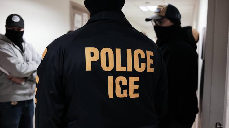 Agente de ICE dispara contra venezolano en Austin y autoridades exigen esclarecer el operativo