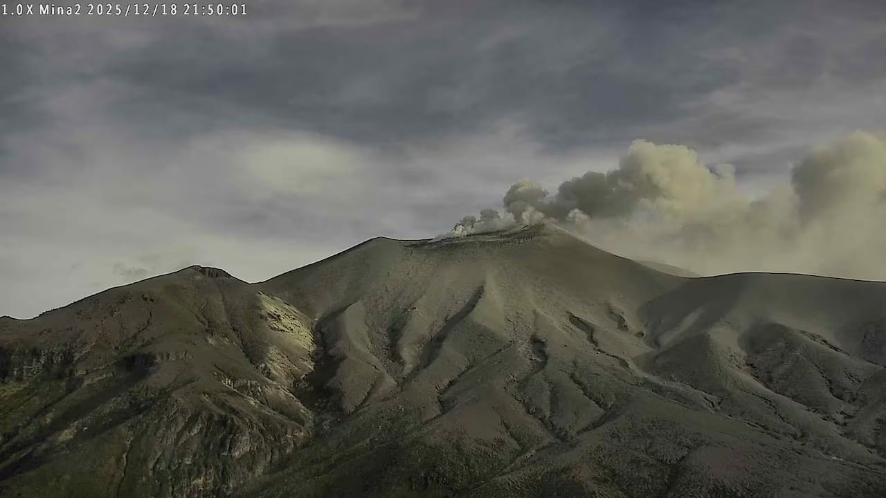 Volcán Puracé mantiene la alerta Naranja tras nueva emisión de ceniza