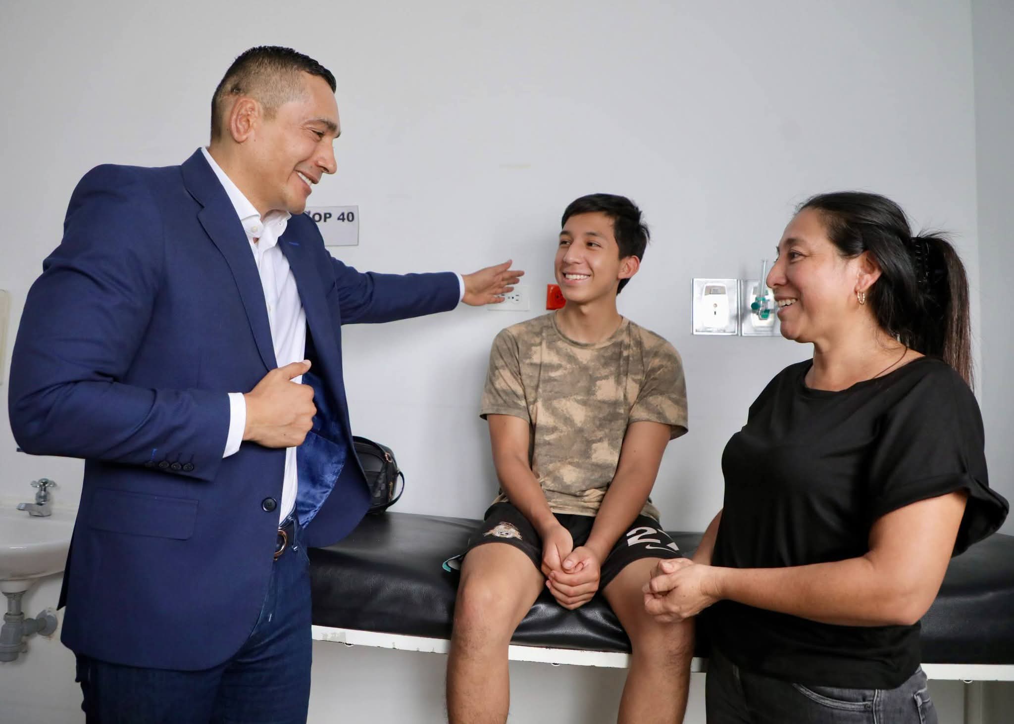 Gobernador del Cauca visitó a Duván Gómez tras su rescate
