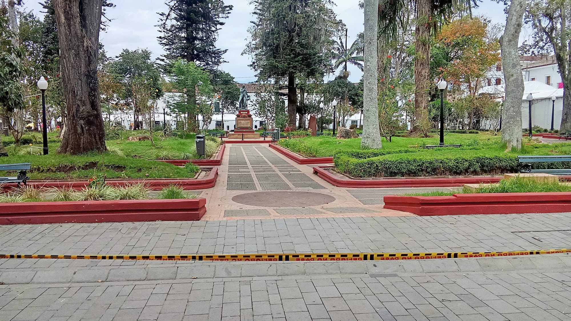 Alcalde comerciante, pero ajeno al drama de los vendedores del parque Caldas, el cual permanece cerrado
