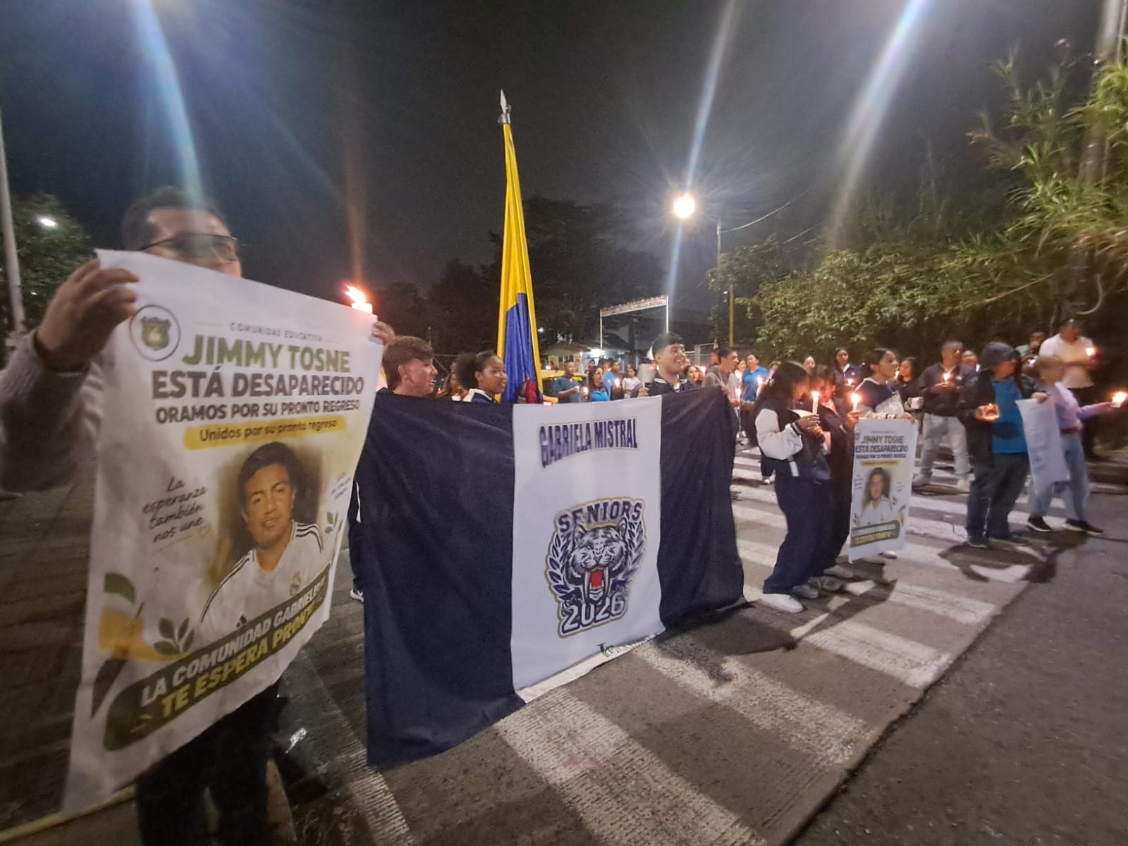 Angustia en Popayán por Jimmy Tosne: una velatón exige respuestas y su regreso sano y salvo