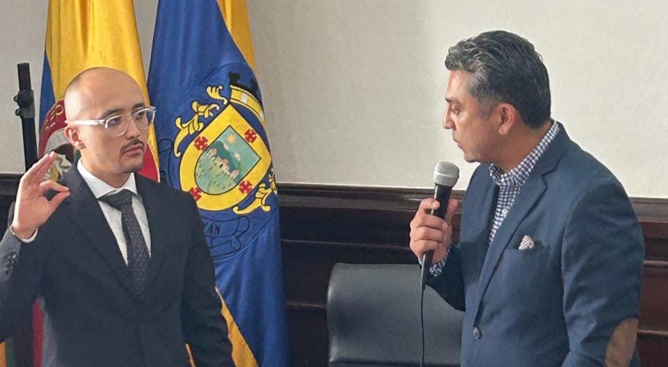 José Tomás Rengifo, hijo de Diana Fuentes, asume como secretario general de la Alcaldía de Popayán