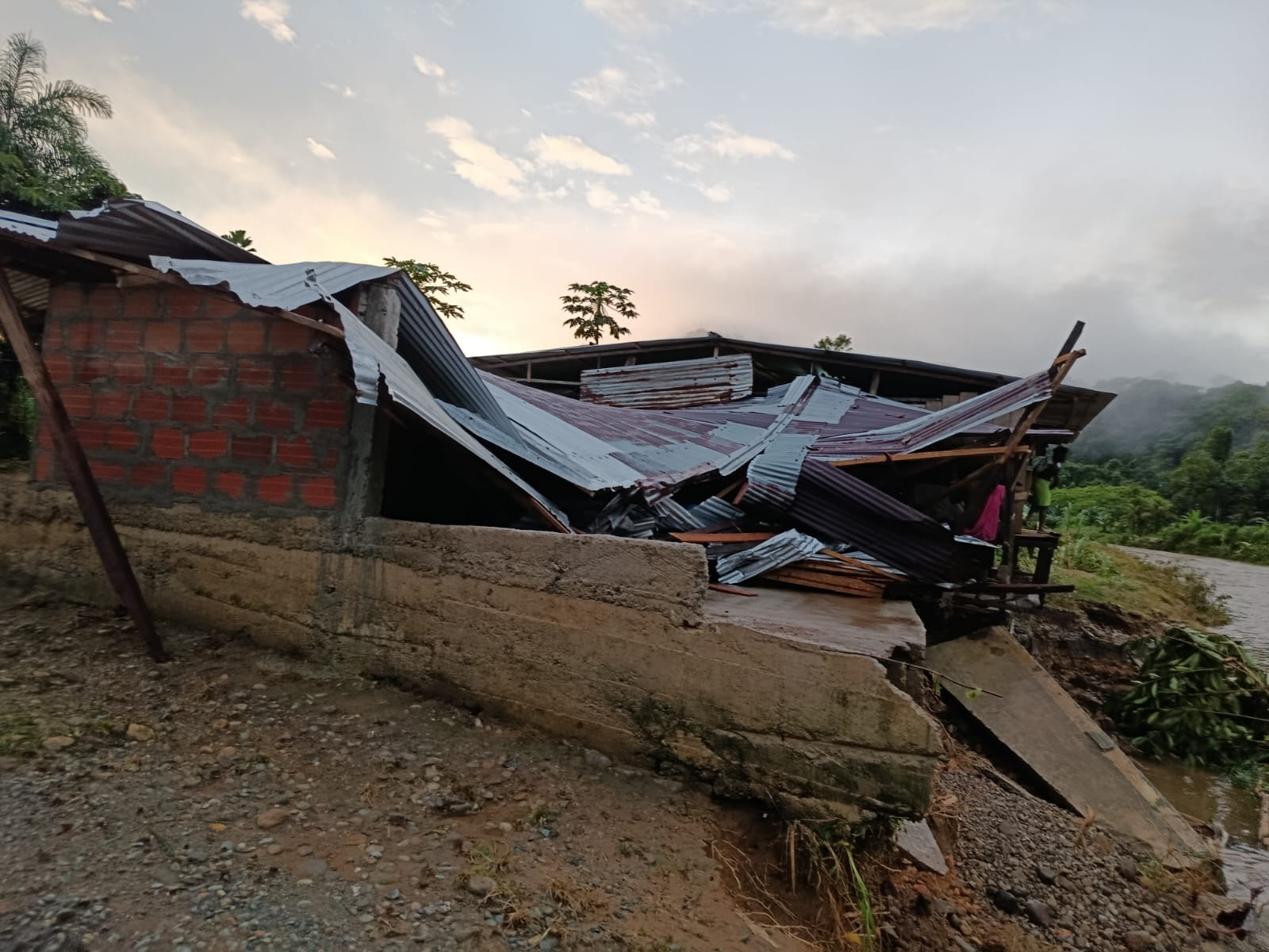 Graves inundaciones afectan comunidades en Timbiquí tras desbordamiento del río Saija