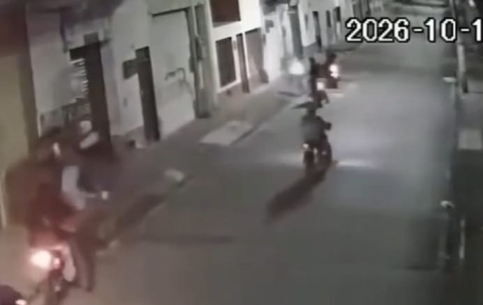 Indignación en Popayán: diez hombres en motocicletas asaltan a tres mujeres en pleno centro histórico