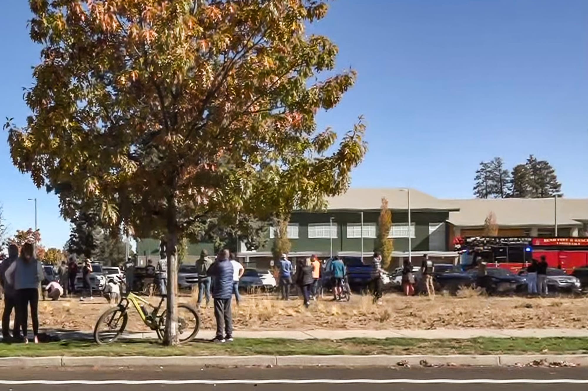 EE.U.:Tiroteo en escuela primaria de Oregón deja varios muertos, entre ellos tres niños y un docente