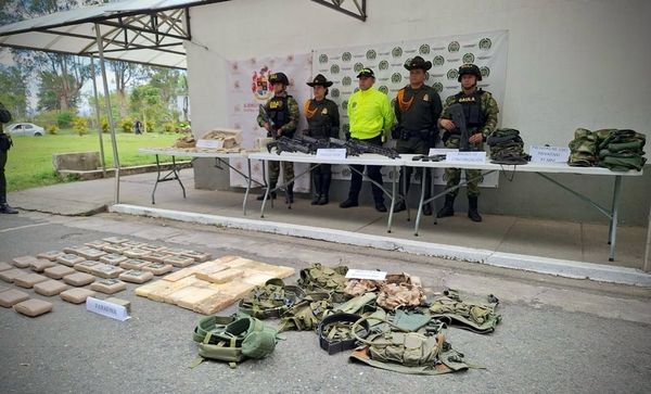 En una vivienda encontraron dólares falsos y gran cantidad de armas